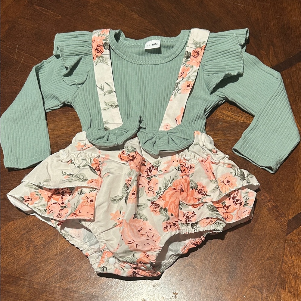 Source Unknown Sage Green and Floral Kids Bodysuit